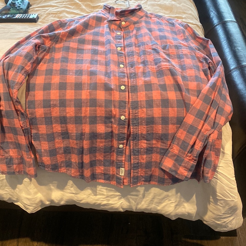 American Eagle plaid button down
